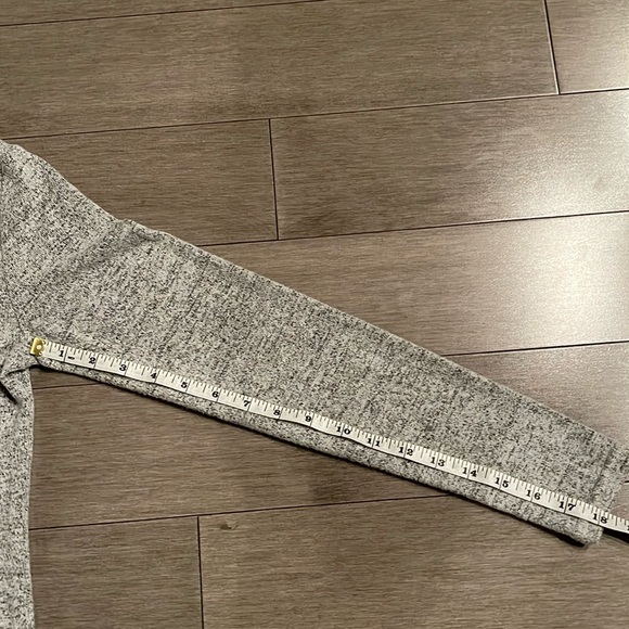 DYNAMITE Mottled Light Grey Mockneck Sweater. Size Medium. - Picture 9 of 11